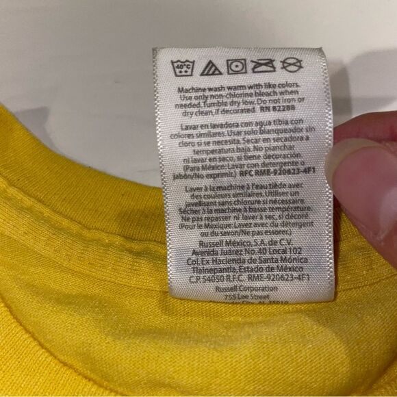 Vintage yellow lifeguard water park T-shirt summer pool party 🎉 - Picture 4 of 7